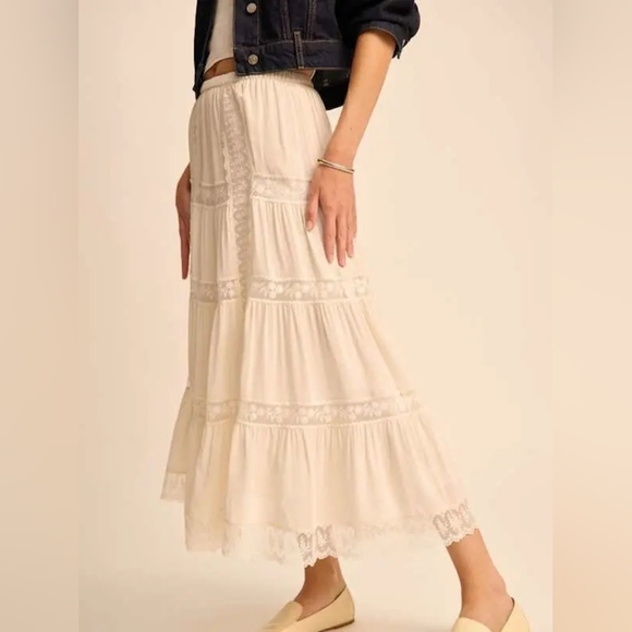 NWT Reformation Maevie Lace Tiered Embroidered Maxi Skirt 12 - Picture 1 of 7